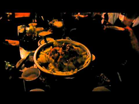 タイのムーガタ鍋で乾杯