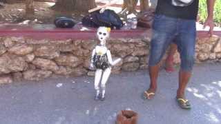 very funny puppet dancing to hot music, incredibly cool