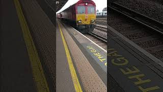 Class 66 passes through Clapham Junction