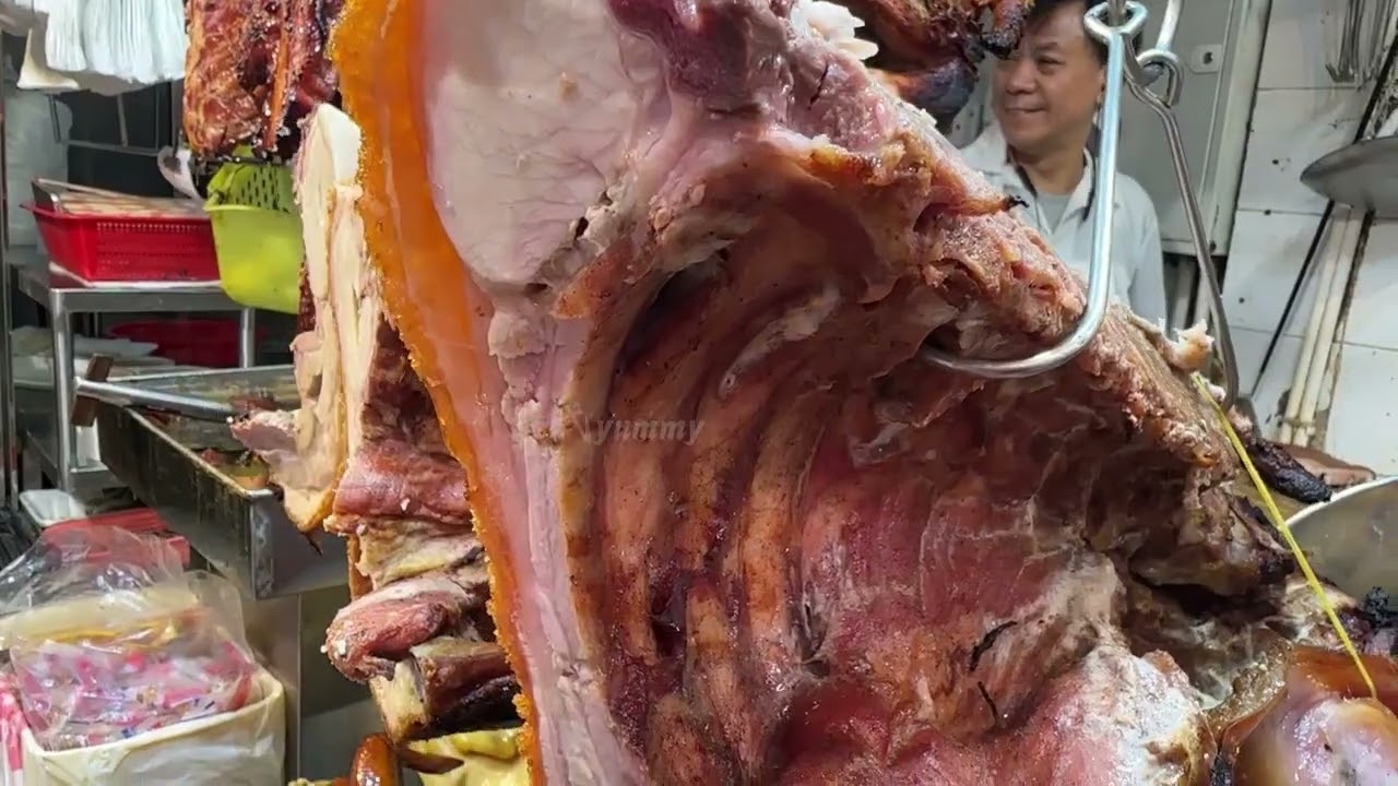 佐敦上海街新强记 燒味老舖，快刀手肥仔師傅，熱辣辣#燒鴨，脆皮#燒豬，脆皮#燒乳豬 玫瑰露#油鷄，肥美腩仔#叉燒 #旅游 #燒臘 #香港美食