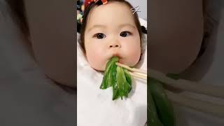 Funny Baby👶Cute babies funny video 😀😀TRY NOT Laugh 🤗 Baby Eating Funny Videos #funny #trendingvideos