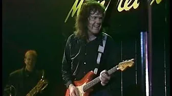 Gary Moore, Albert Collins - Too Tired (Live in Montreux, 1990) Gary Moore, Albert Collins - Too Tired (Live in Montreux, 1990)