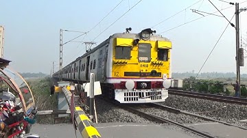 Rocket Speedy Howrah-Katwa 12 Coach Galloping EMU Local Skip Between Railgate | Eastern Railways
