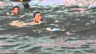 Пхеньянские школьники массово переплывают Тэдон
