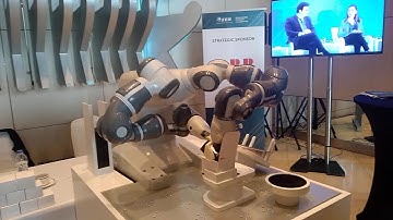 Industry 4.0 Packing Robot by ABB