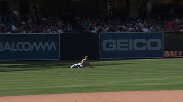 SF@SD: S. Smith makes a shoestring catch and robs hit