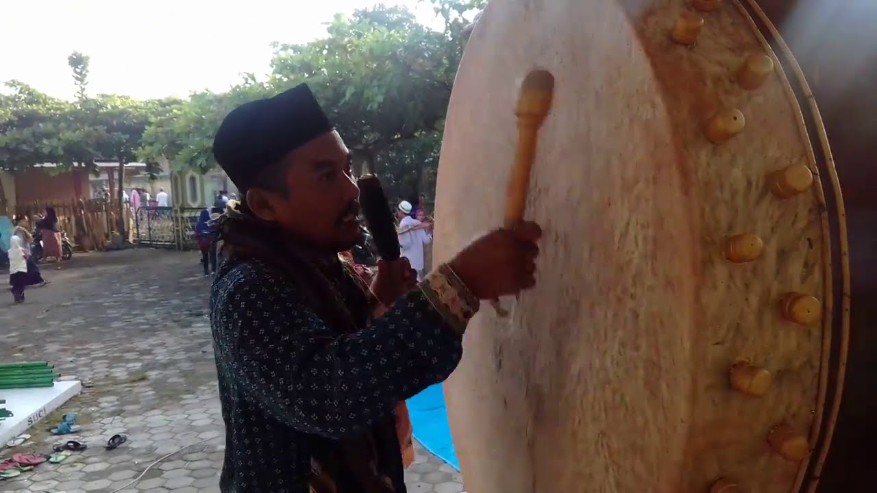 Gema Tabuh ~bedug badar emas - mengiringi selesai jamaah shalat idulfitri