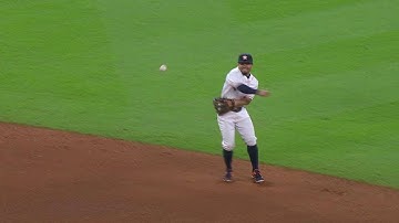 OAK@HOU: Altuve makes a great play over the middle