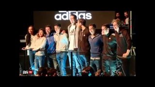 Cristina Boscá con Fernando Torres y Koke (ADIDAS MADRID)