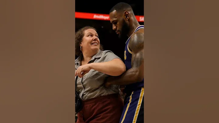 LeBron accidentally knocks over waitress… but what he did next had the whole crowd cheering! #NBA