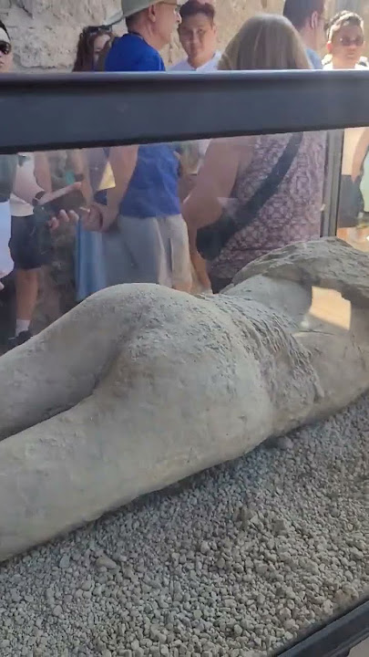 Pompeii woman in plaster cast buried 2000 years after vesuvius eruption!