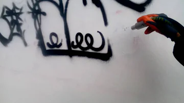 Comment effacer un tag sur un mur ?