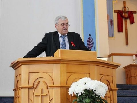 синее небо меня так манит слушать синее небо меня так манит слушать