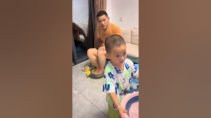 儿子这个洗脚方式，说不上来哪里不对也说不上来哪里对，到底是哪儿出了问题？ #funny#调皮捣蛋的小家伙 #人类幼崽 #萌娃