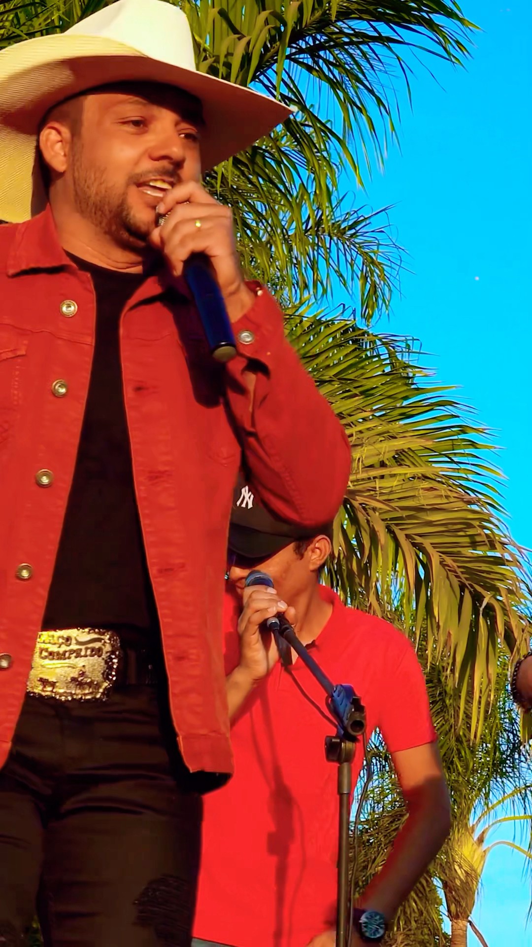 Leãozinho do forró lança mais uma música com seu filho Alejandro Rodrigues #boanoiteee #leaozinho