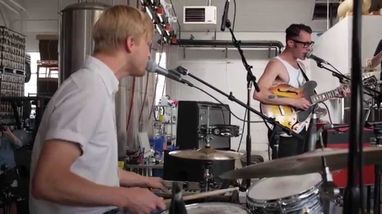 Iska Dhaaf - Happiness (Live on KEXP)