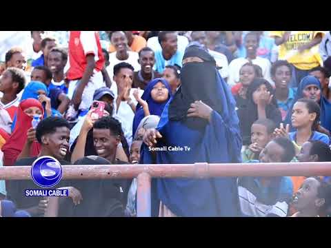Jawiga Garoonka Iyo Mucaashaqiinta Kubada Cagta Oo Wacdaro Kusoo Bandhigaya Garoonka 