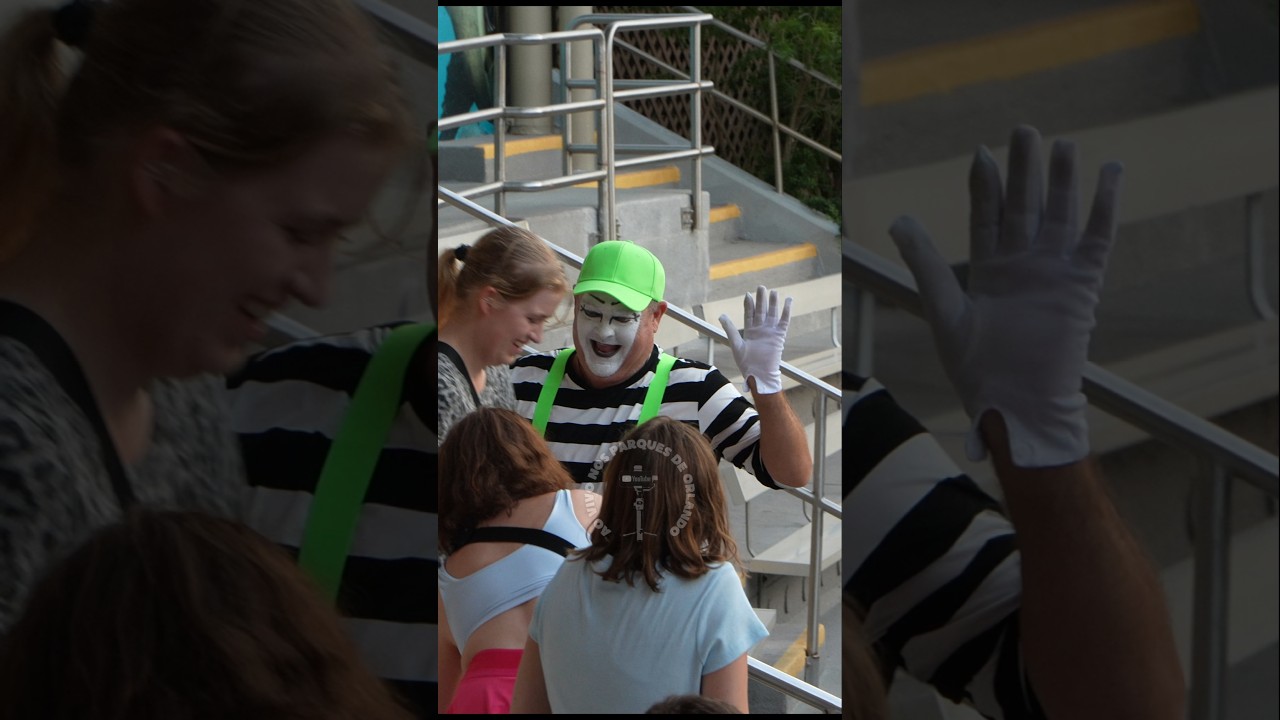 Tom o mímico ficou dançando com estas mulheres 💃🏻🕺🏻😂🤣 #tomthemime #seaworldmime