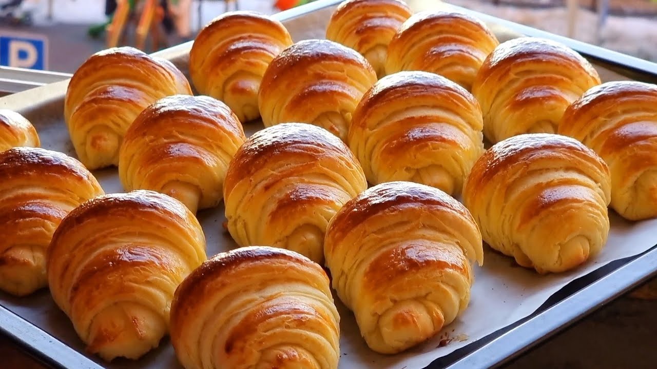 ВЫПРОСИЛА РЕЦЕПТ У КОНДИТЕРА ИЗ КОФЕЙНИ!СЪЕДАЕТСЯ ДЕСЯТКАМИ!САМЫЕ ВКУСНЫЕ СЛОЁНЫЕ БУЛОЧКИ НА ЗАВТРАК