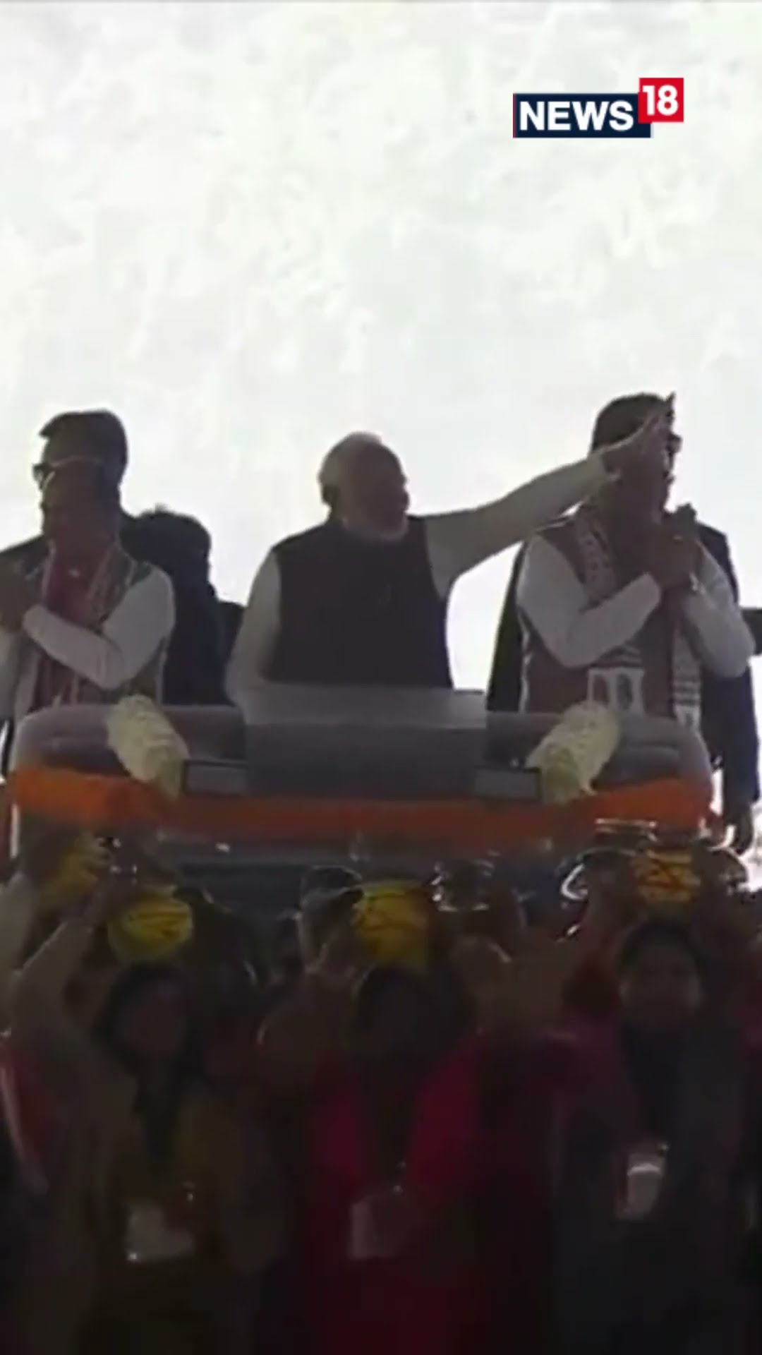 PM Modi Arrives At The Venue In Jaipur For 'ek Varsh-Parinaam Utkarsh' Event | News18 | N18S