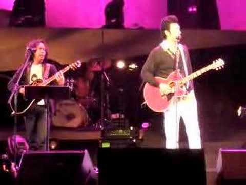 Kenny B 08 Concert - 04
