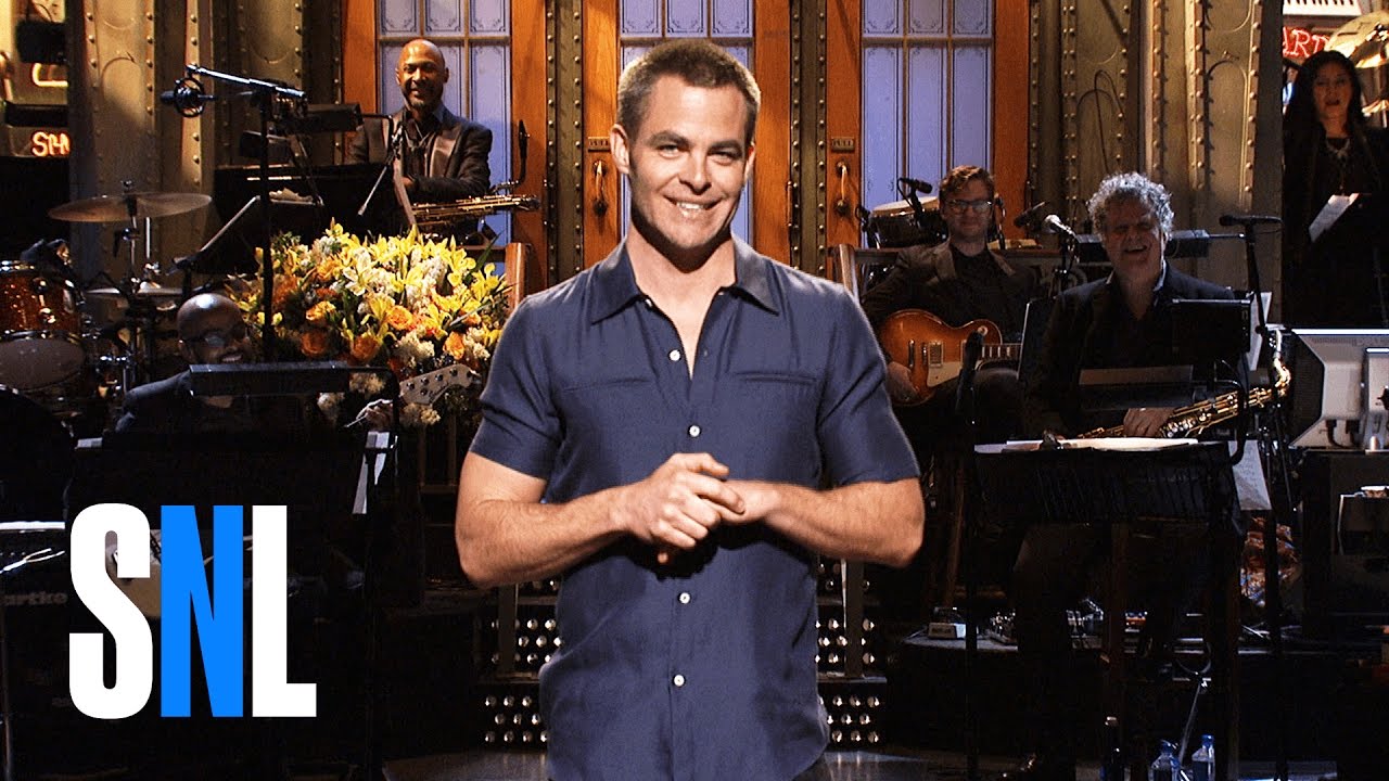 SNL: Host Chris Pine has to explain he's not Evans, Hemsworth, or Pratt in opening monologue