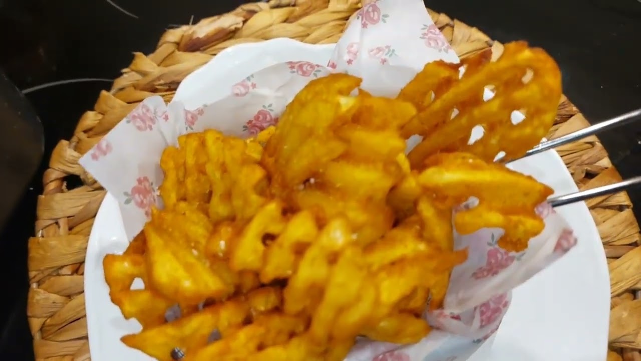 Patatas congeladas waffle en freidora de aire#cosoridualblaze#cenasrapidas#airfryer#potatoes#patata