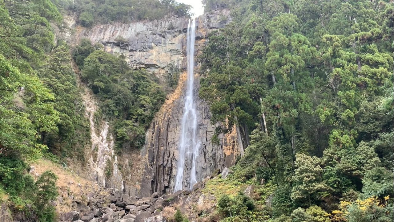 【和歌山　川湯温泉〜勝浦散策〜那智の滝】娘たちに河原の温泉を味わって貰うと同時に日本一の滝を見せる