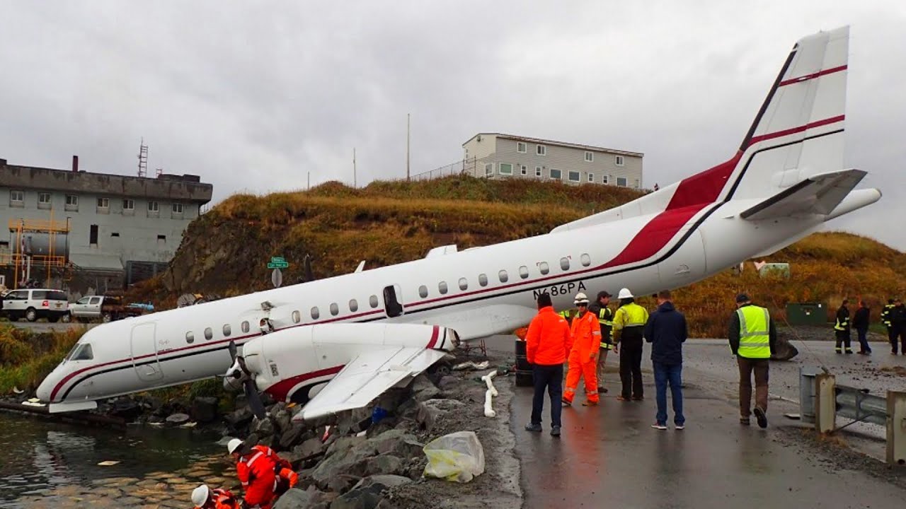 Airplane CrashesIncidentsMalfunctioning Airplanes airplane YouTube
