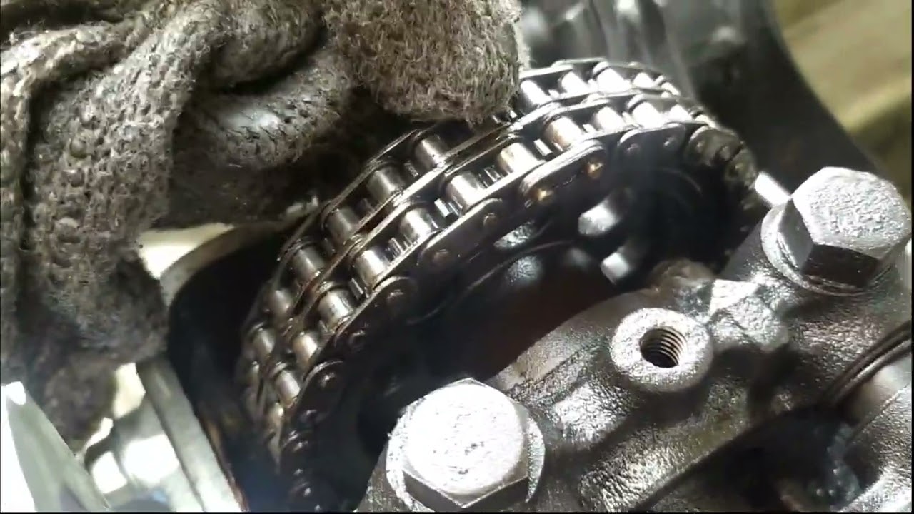 Cambio de cadenilla de mazda 323 ¡¡ANIMATE APRENDE ASLO TU MISMO CORRE !!