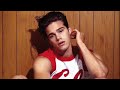 GAY  MUSCLES     HANDSOME  BOYS    THE  LEGS    SHOW