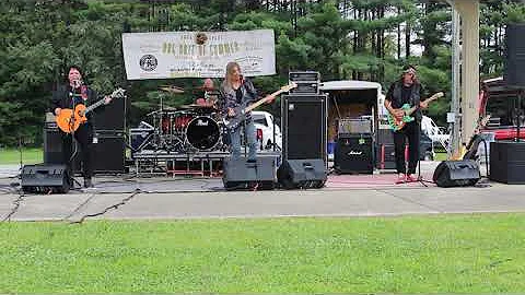 Jeff Howell's Boogie Du jour performing "Slow Ride...