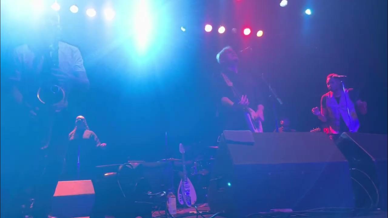 The English Beat featuring Dave Wakeling - Best Friend (Live at the Phoenix) The English Beat featuring Dave Wakeling - Best Friend (Live at the Phoenix)