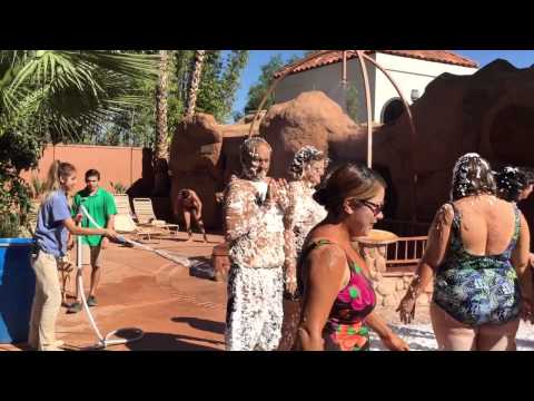 Vídeo: Glen Ivy Hot Springs: Visite o Club Mud