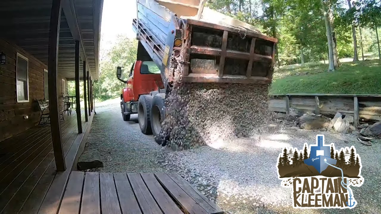 Spreading Stone - Hauling Volvo 140 and D4G - Go Pro Experiment