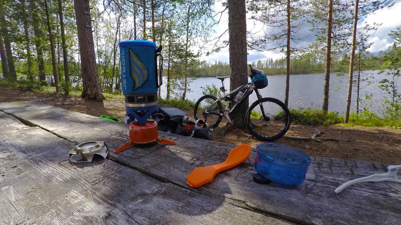 KARHUNPOLKU, MTB-reitti - TRAILER (Mountain biking on Karhunpolku trail)