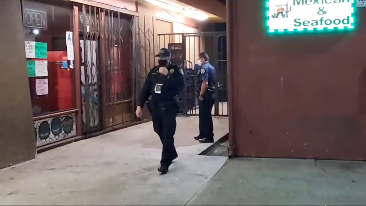 Live Copwatch | Cops Respond to Alarm at Taco Shop - YouTube