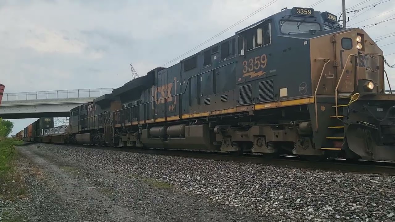 ( Short Video ) - CSX Intermodal I008 - ( K5HLR2 1 horn tap show ) - ET44AH 