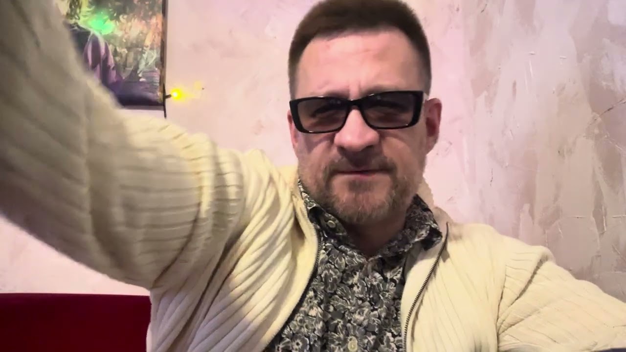 Узнай ее прошлое и узнаешь будущее !