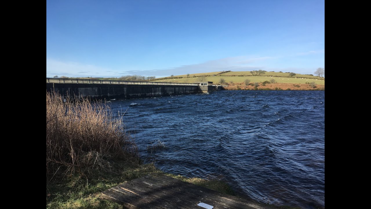 A winter walk round Siblyback Lake in Cornwall