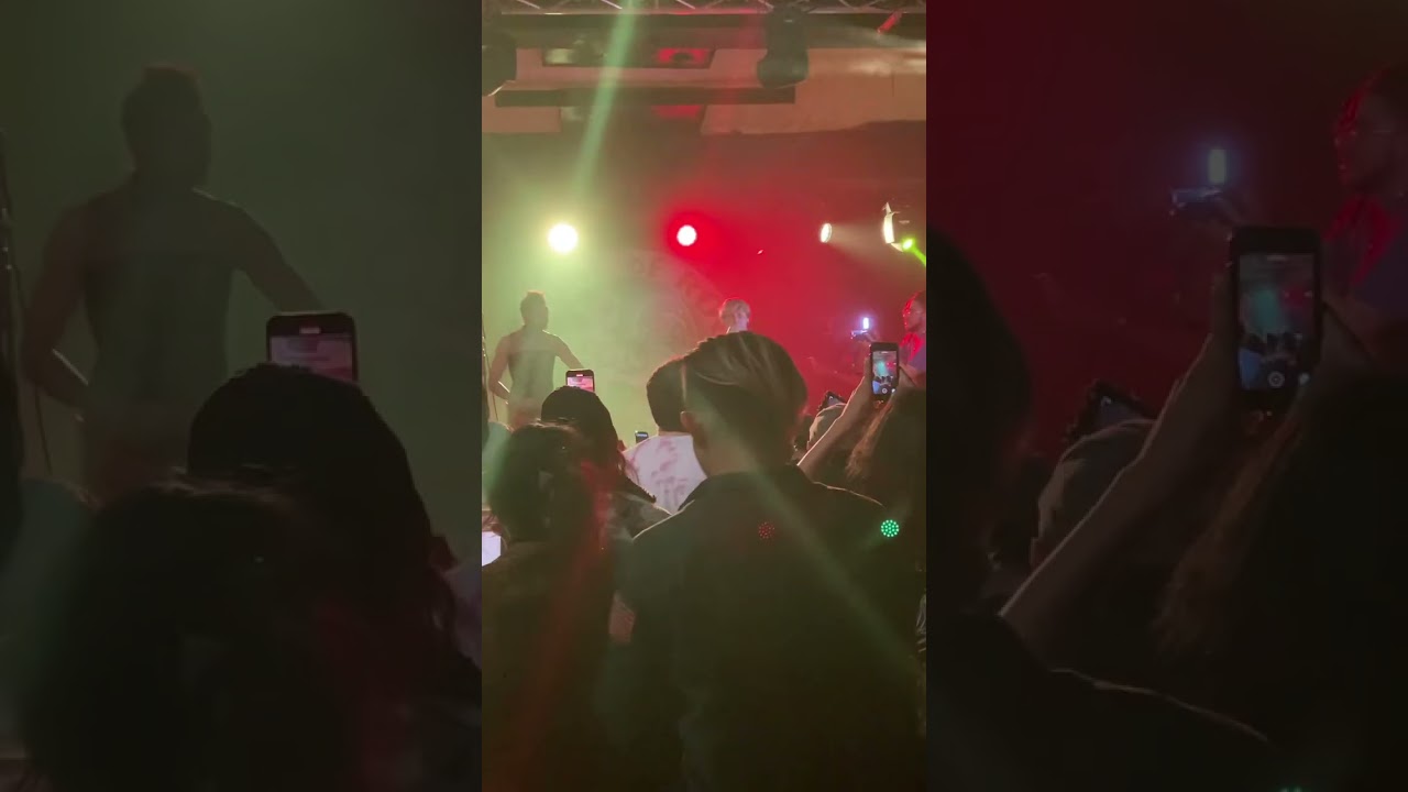 GoldSoul X yourfavxboyfriend show singing “ Hit that “