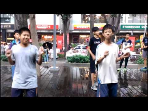 街頭藝人表演