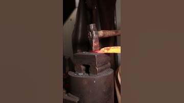 Forging a leaf finial holdfast. - Short video