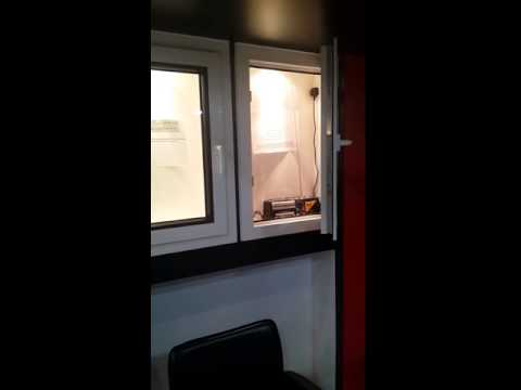 تقنية عزل الصوت من النوافذ أو الزجاج