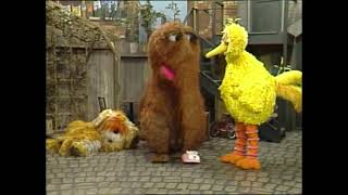 Clic Sesame Street Barkley The Bloodhound 1984