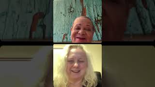 How does a renal social worker provide support for dialysis and kidney transplant patients