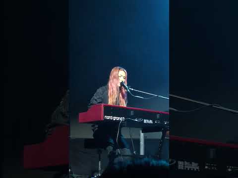 2026-05-09 Tizzy Bac 從地心竄出(ACOUSTIC LIVE)