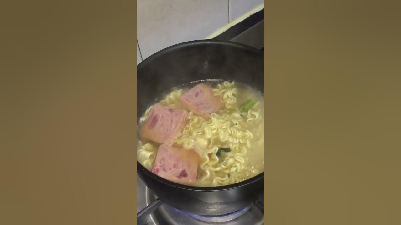 How to poach an egg in your ramen instantramen ramen shorts YouTube