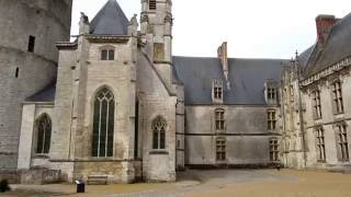 2015 04 16 A View Of The Courtyard Of Chateaudun Chateau
