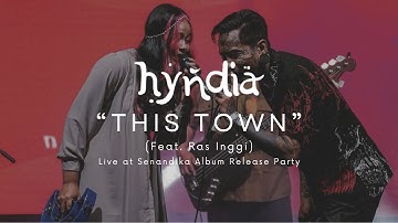 Hyndia x Ras Inggi - This Town (Live Senandika Album Release Party)
